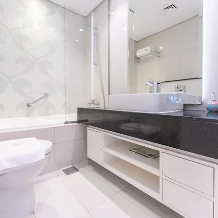 Alashrafia Saray- Waterfront 3 Bdr Apartment Business Bay Dubai Exterior photo